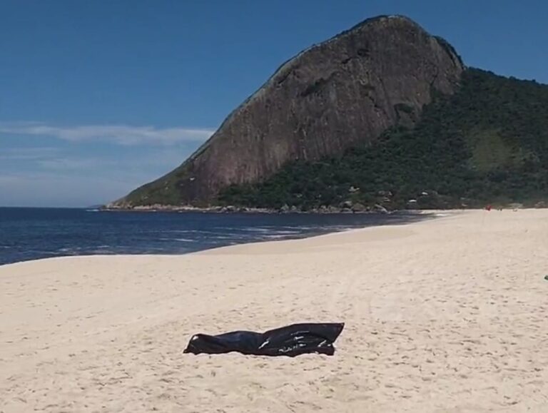 Casal morre na praia de Itaipuaçu após afogamento